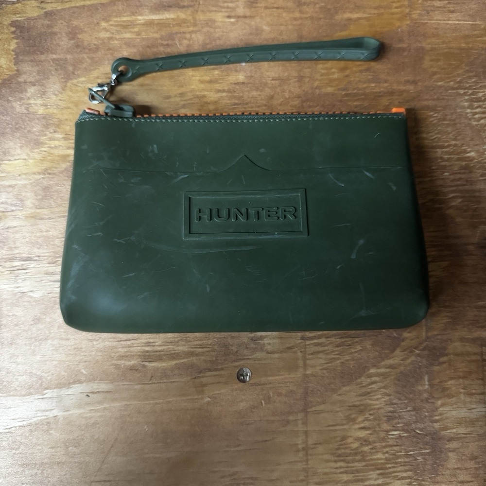 Hunter for Target Green Rubber Pouch Zipper Wristlet Small Bag Tote Make Up Bag